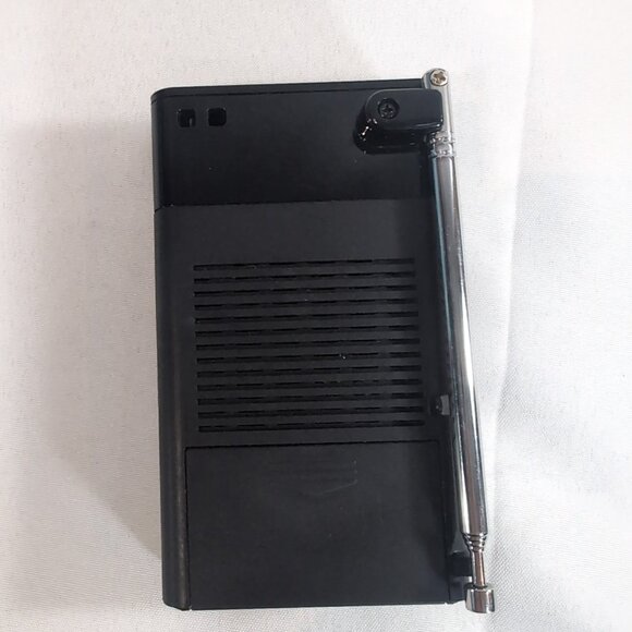 Sony ICF-P26 Portable FM/AM (MW) AA Battery Radio Black Headphone Jack TESTED - Picture 10 of 16